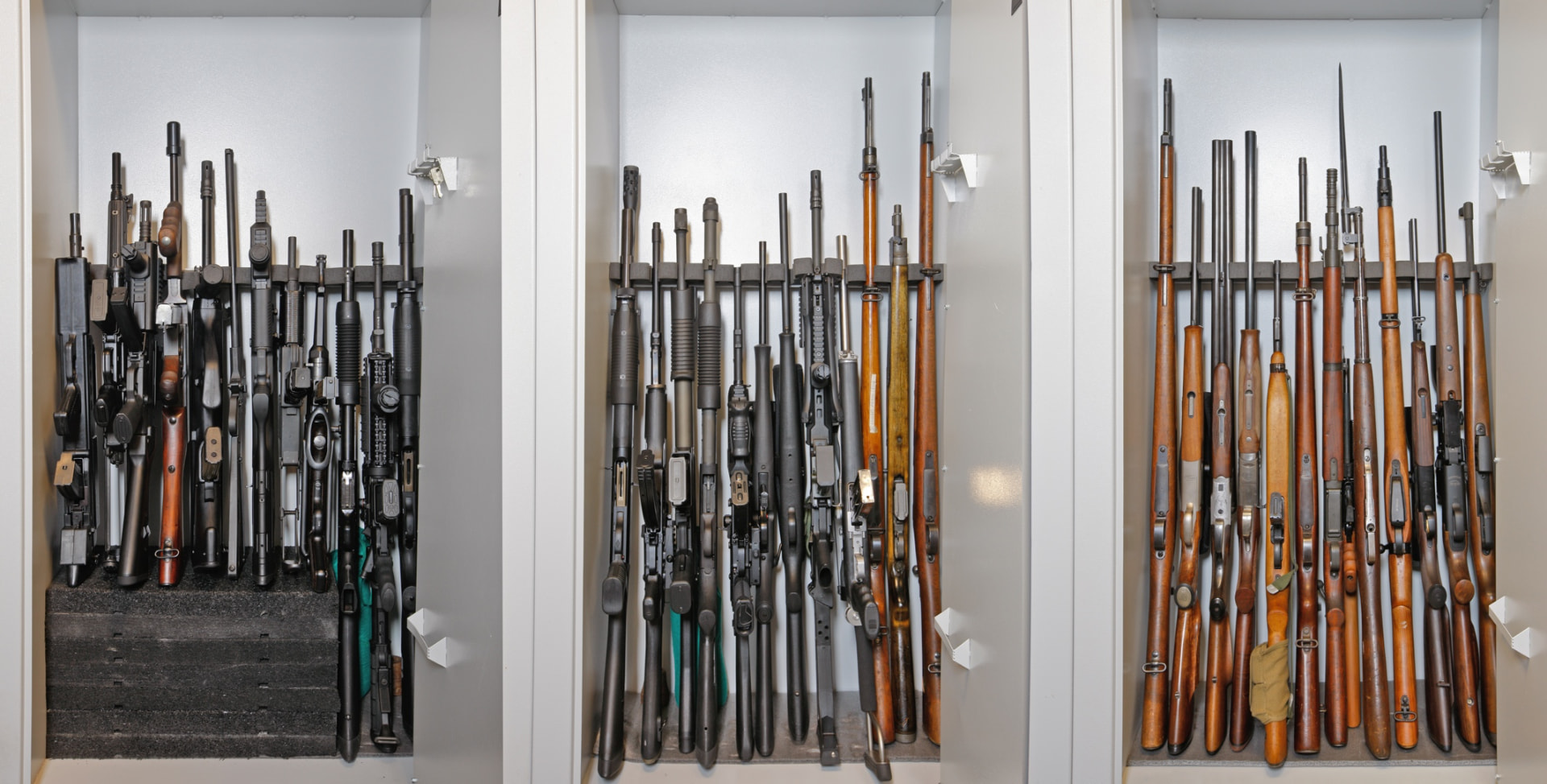 Leihwaffen in den Waffentresoren im HITPOINT Schießkino